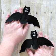 Load image into Gallery viewer, Halloween Felt Bat Finger Puppets