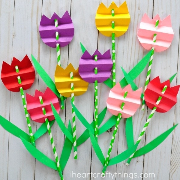 Pretty Paper Straw Tulip Craft